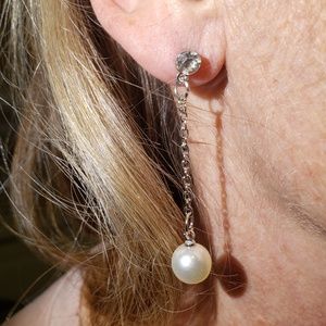 Elegent hanging silver and pearl earings